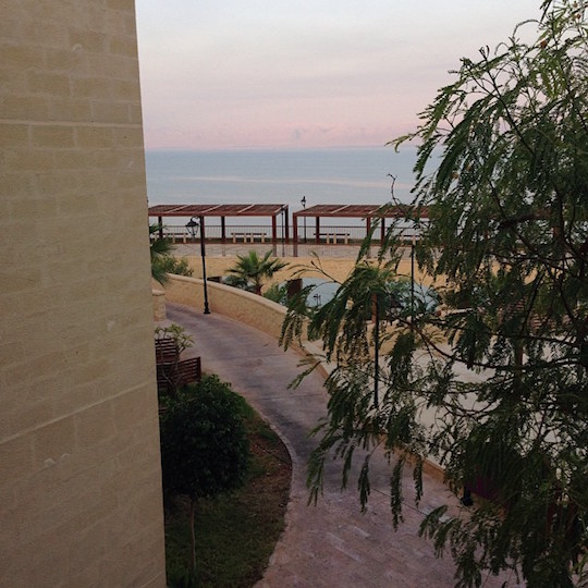 crowne-plaza-resort-spa-dead-sea-jordan-standard-room-9205-photo-7