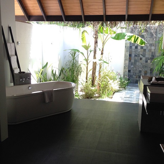 velassaru-maldives-resort-beach-villa-room-203-guest-photo-2