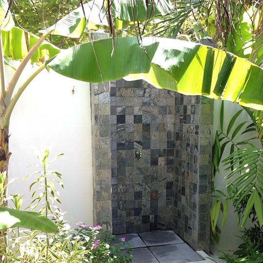 velassaru-maldives-resort-beach-villa-room-203-guest-photo-7