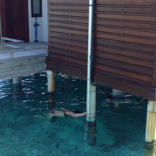 velassaru-maldives-resort-water-villa-room-402-guest-photo-10