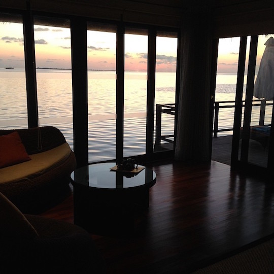 velassaru-maldives-resort-water-villa-room-402-guest-photo-11