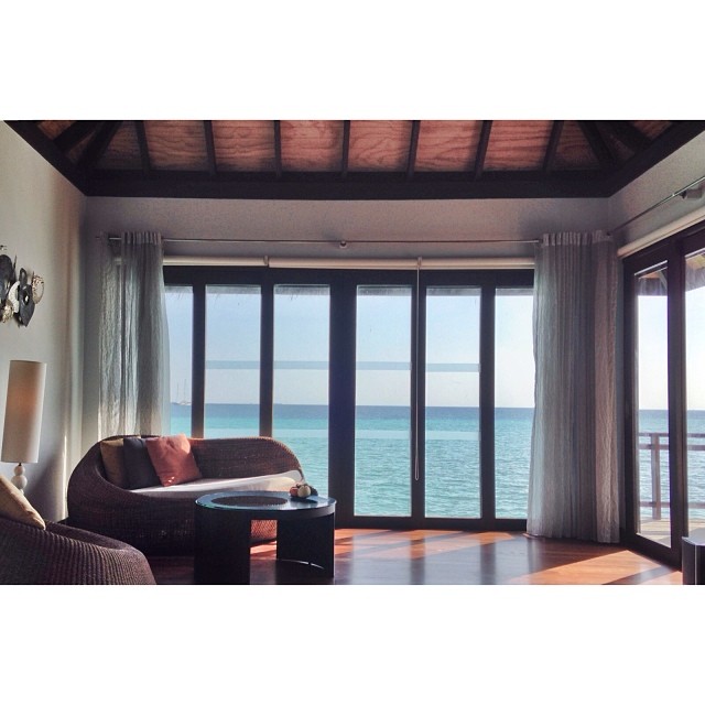 velassaru-maldives-resort-water-villa-room-406-guest-photo-1