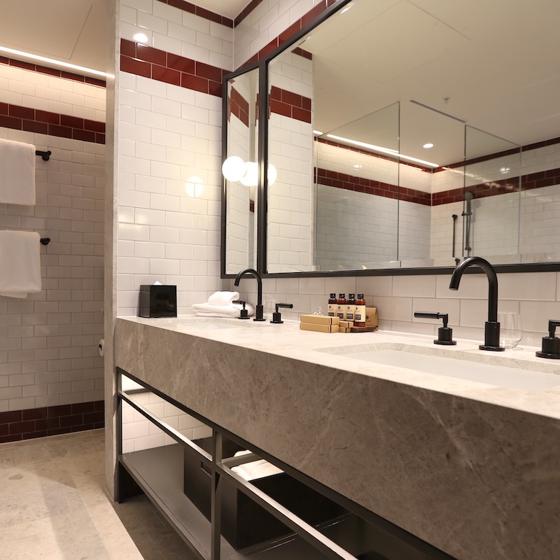 kimpton-margot-sydney-hotel-corner-suite-room-218-photo-4