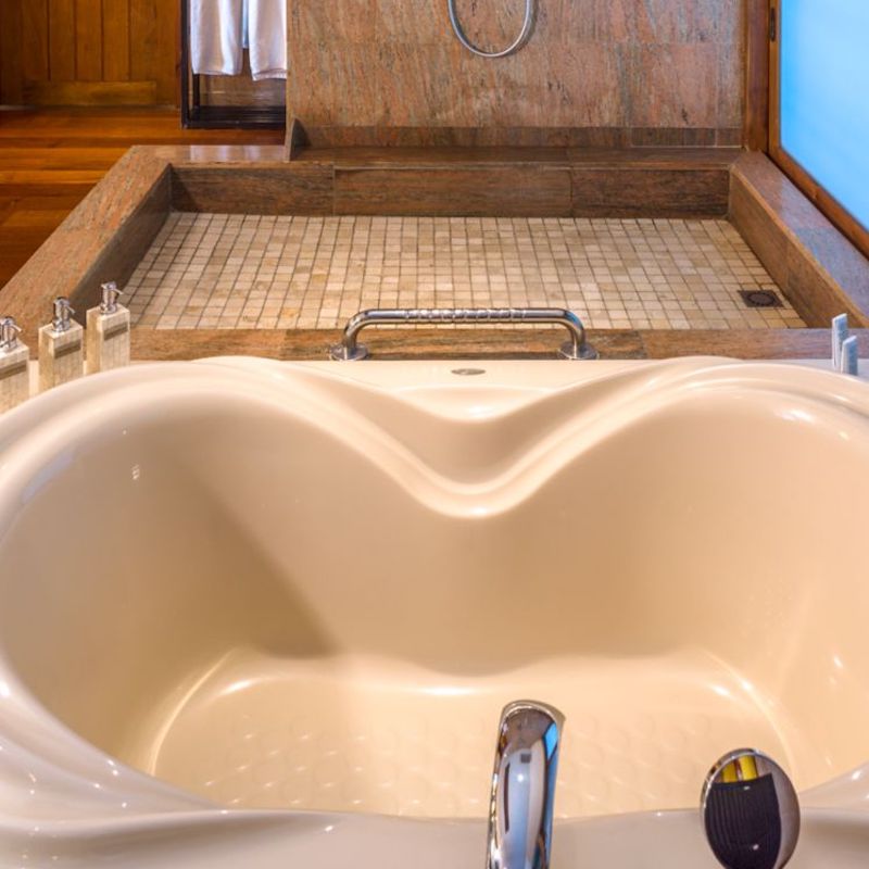 st-regis-resort-bora-bora-overwater-royal-suite-villa-room-216-5